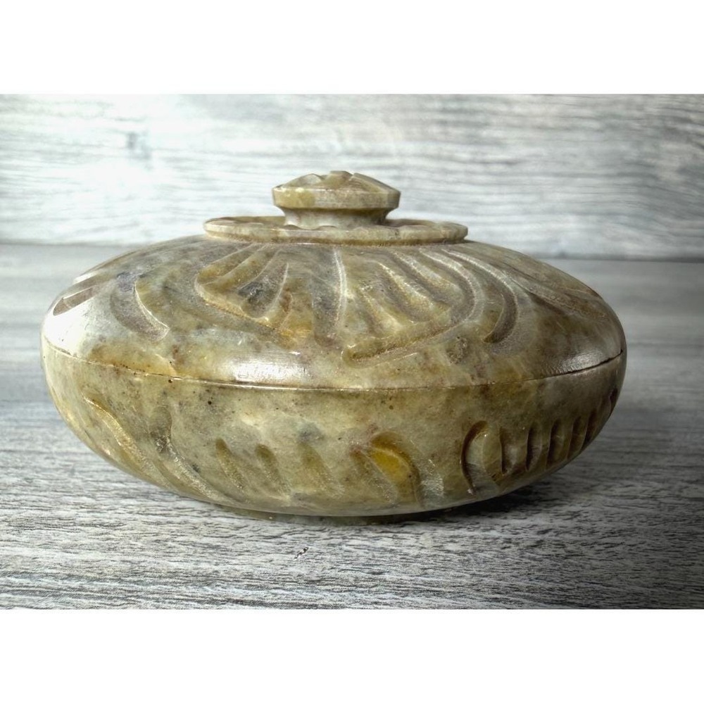 Vintage Hand Carved Soapstone Round Trinket Box Jewelry With Lid 3"